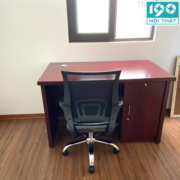 Lưu trữ thông minh với bàn làm việc chân sắt có hộc